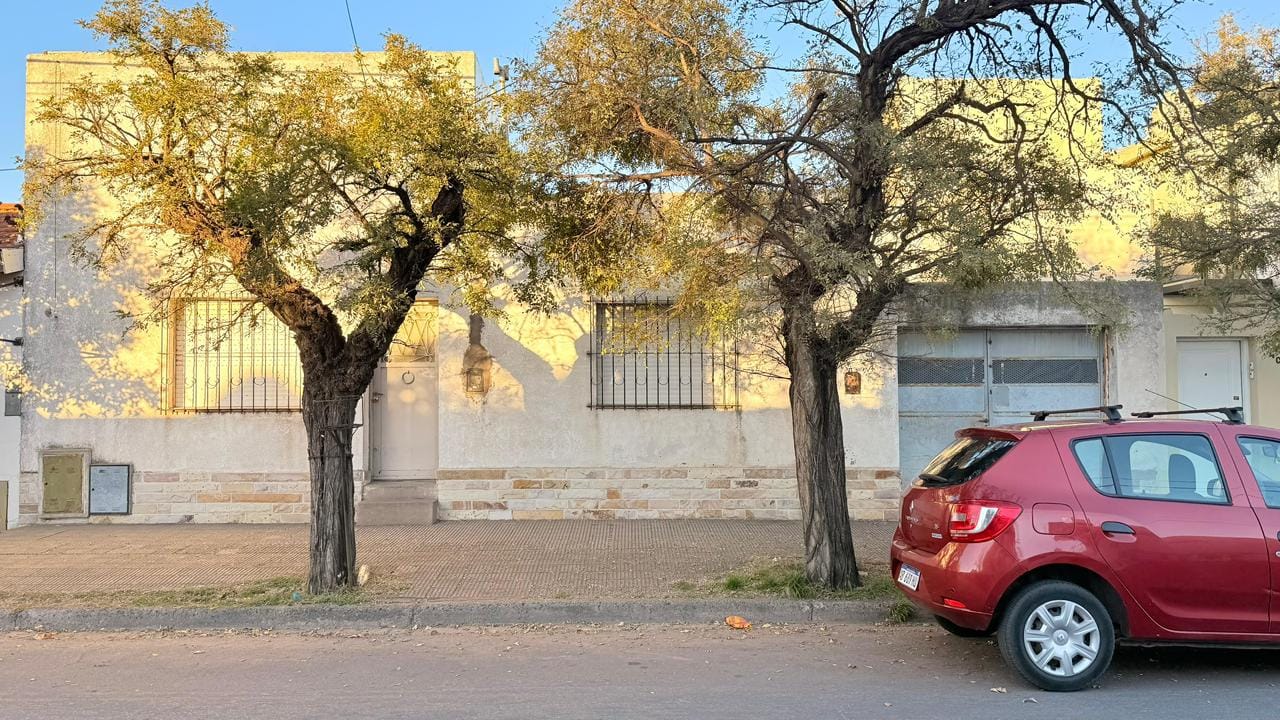 CASA MULTIRENTA SOBRE CALLE SAN JORGE 424, EN VILLA ALONSO CENTRO.