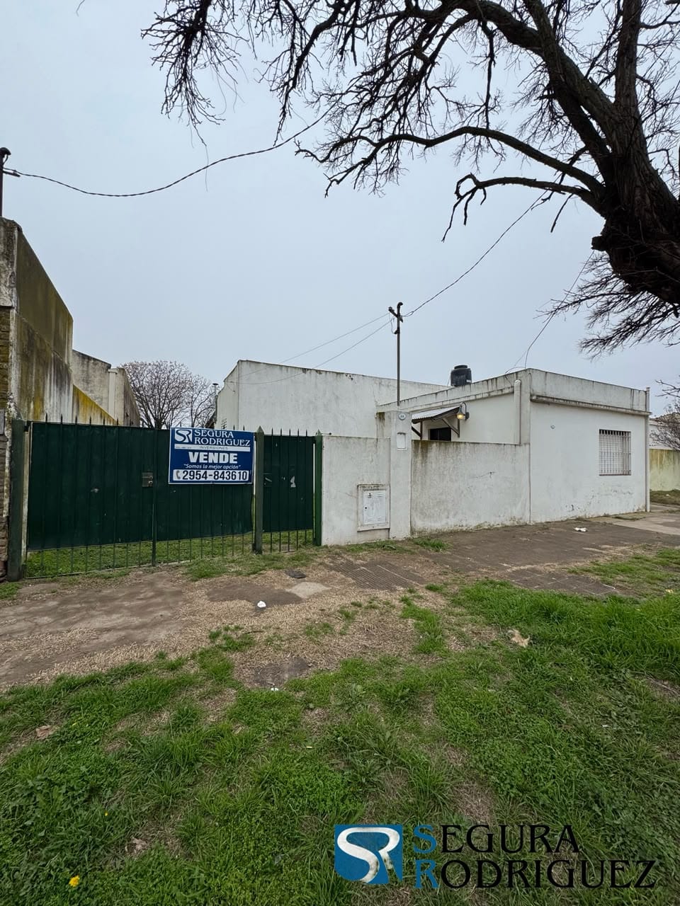 SRI VENDE 🏡♥️| CASA DE 2 DORMITORIOS SOBRE AMPLIO TERRENO